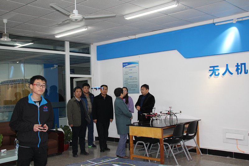 1510627835362354.jpg 河北智飛極農無人機科技|保定ASFC無人機駕駛員培訓考證|打藥撒藥噴藥植保無人機