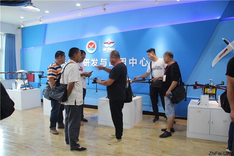 1568011825698860.jpg 河北智飛極農無人機科技|保定ASFC無人機駕駛員培訓考證|打藥撒藥噴藥植保無人機